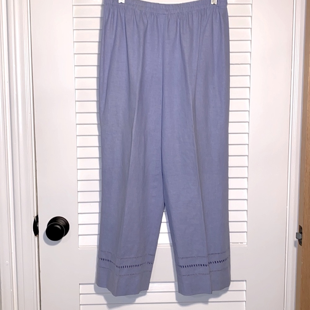Talbots Linen slacks, 6P, cut out decoration at hem, bottom of coordinated set